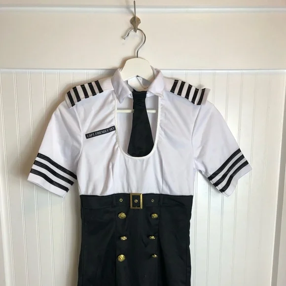 First Class Captain Costume from Spirit - Picture 4 of 16